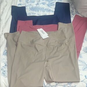 Dazy Leggings Set in Blue, Rose pink, and Tan BNWT